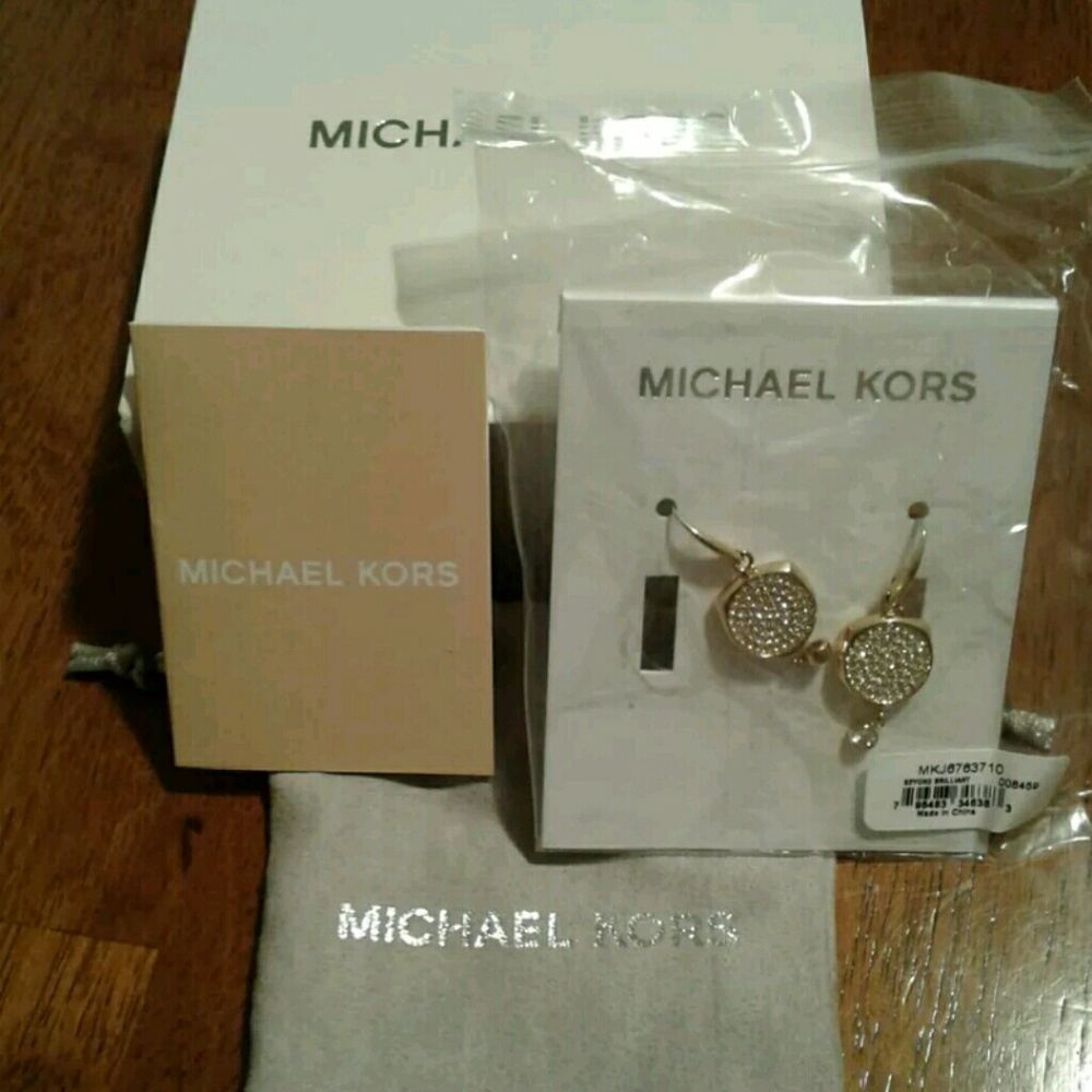MICHAEL KORS ROSE GOLD BEYOND BRILLIANT EARRINGS